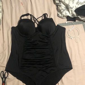 Torrid 6 bathing suit never worn